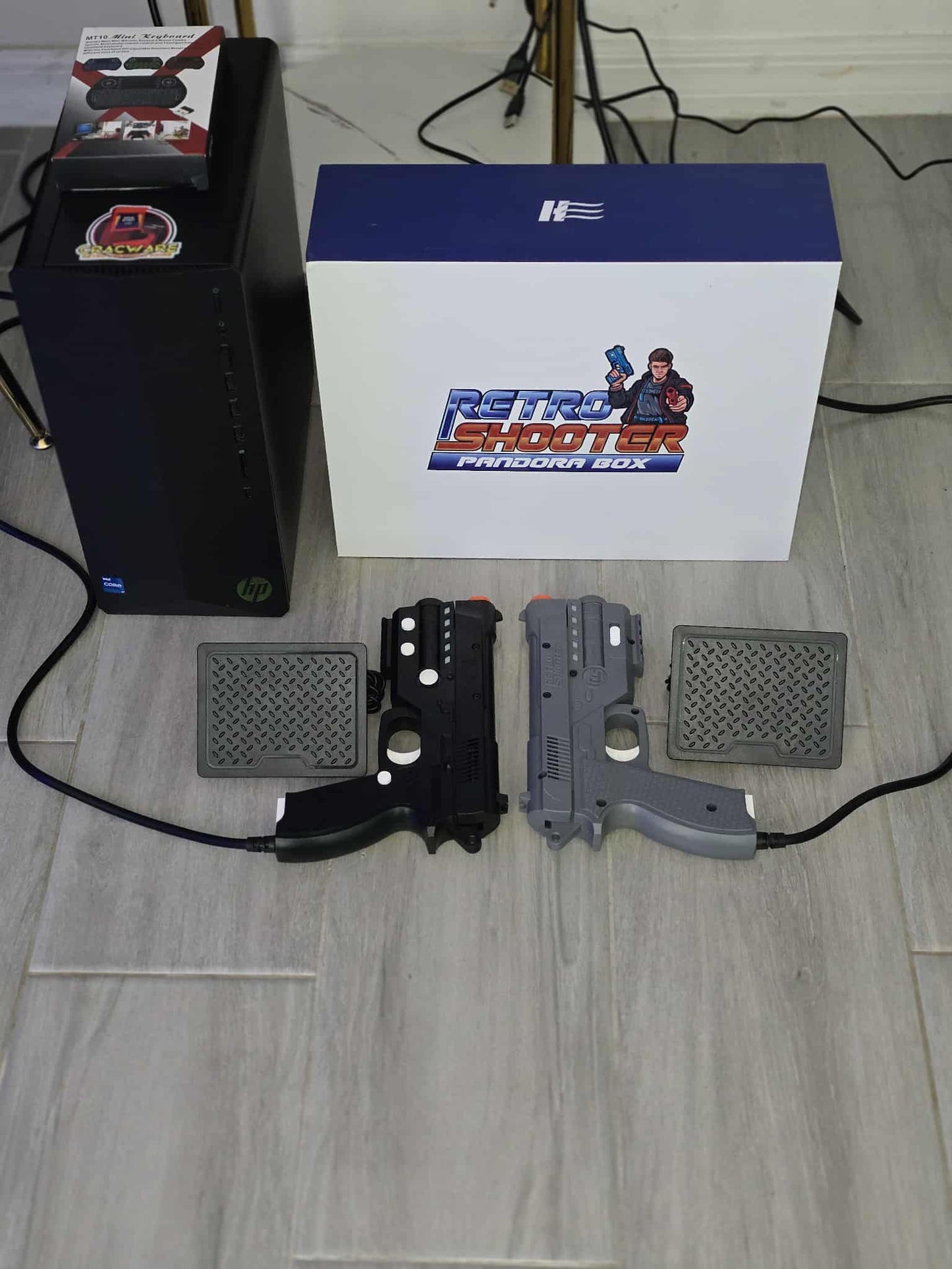 8TB MODERN ARCADE/LIGHT GUNS RETROSHOOTER COMPLETE RS3  REAPER  V2 GUNS light Gun Kit (2 RS3 REAPERS , 2 pedals, GAMING PC hub, Gaming pc, wireless keyboard)