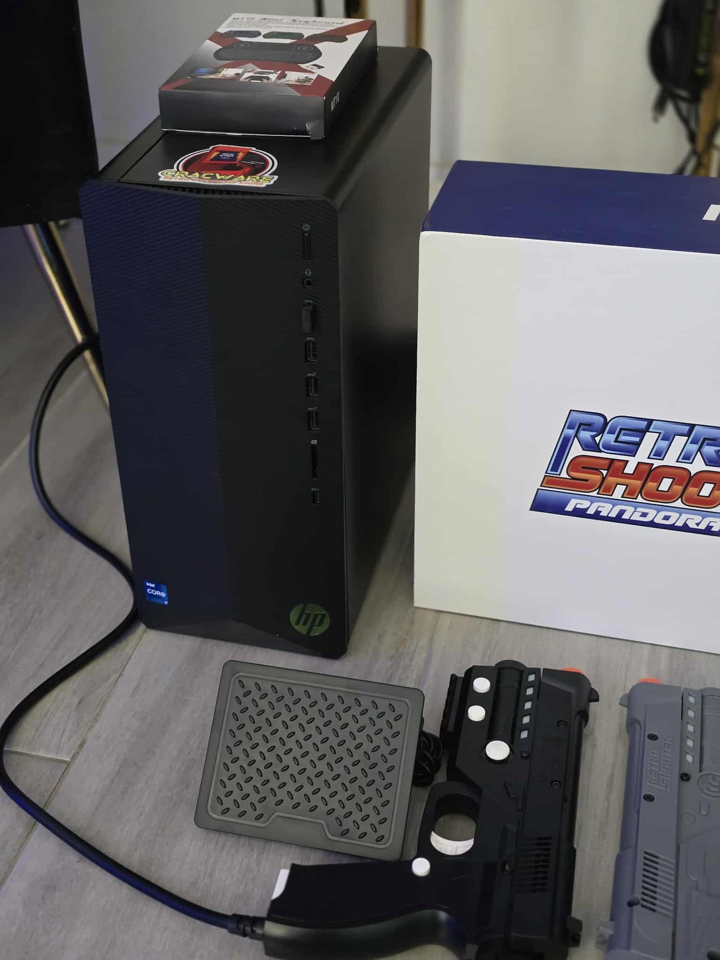 8TB MODERN ARCADE/LIGHT GUNS RETROSHOOTER COMPLETE RS3  REAPER  V2 GUNS light Gun Kit (2 RS3 REAPERS , 2 pedals, GAMING PC hub, Gaming pc, wireless keyboard)