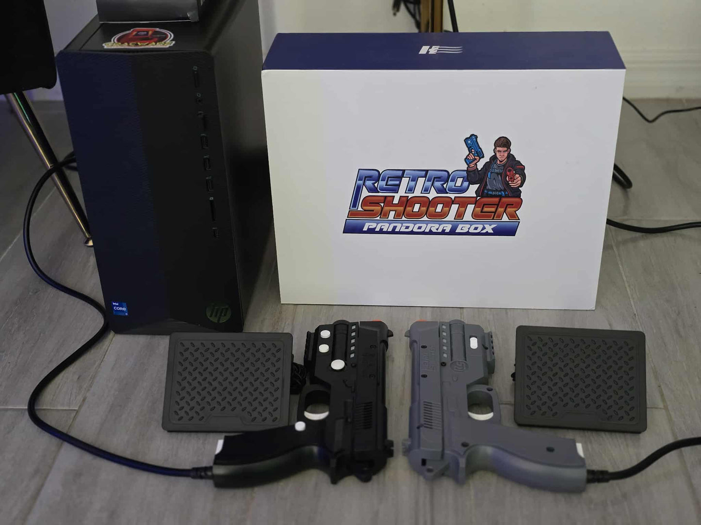 8TB MODERN ARCADE/LIGHT GUNS RETROSHOOTER COMPLETE RS3  REAPER  V2 GUNS light Gun Kit (2 RS3 REAPERS , 2 pedals, GAMING PC hub, Gaming pc, wireless keyboard)